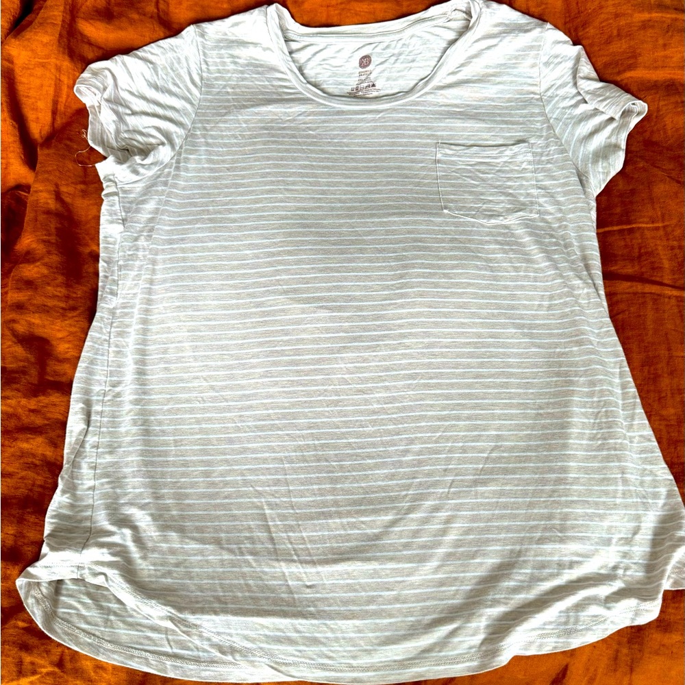 Kindred Bravely Maternity/Nursing t-shirt